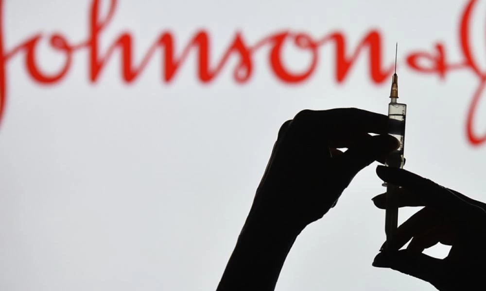 Johnson & Johnson: Έντονος σκεπτικισμός για το σκεύασμα στην επιτροπή